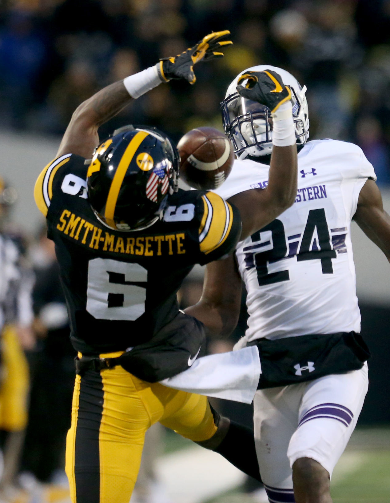 111018-Iowa-Football-012